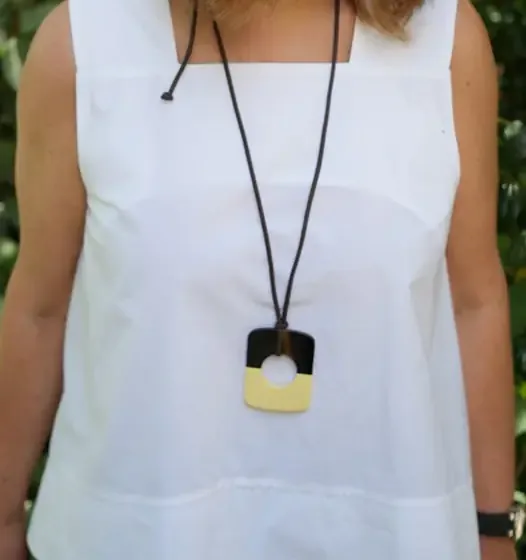 Butter Yellow — Corno de búfalo lacado · Amarelo